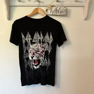🌻 Def Leppard Tee